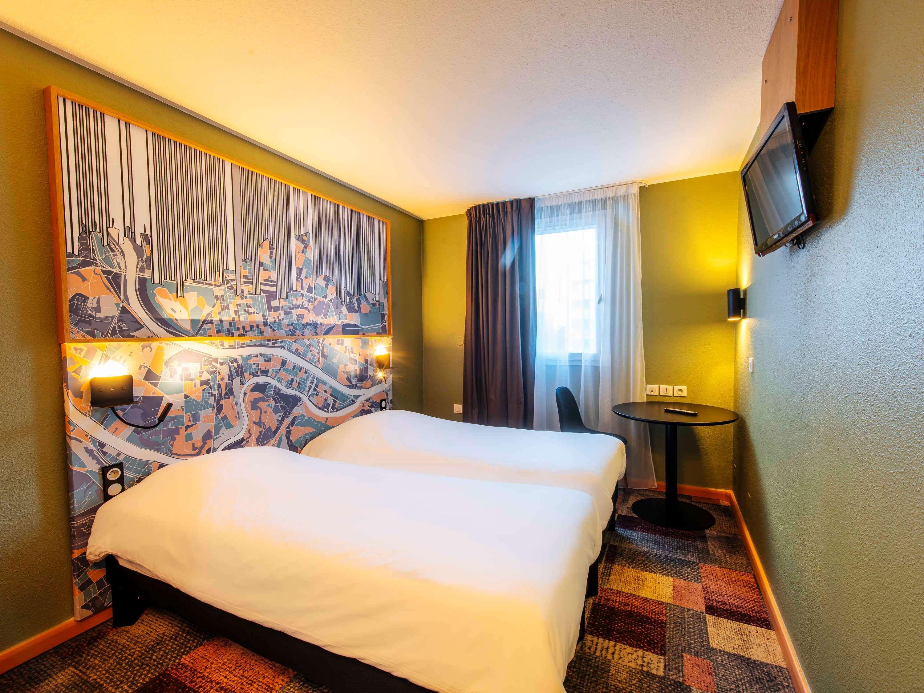 Ibis Styles Lyon Croix Rousse Hotel Екстериор снимка