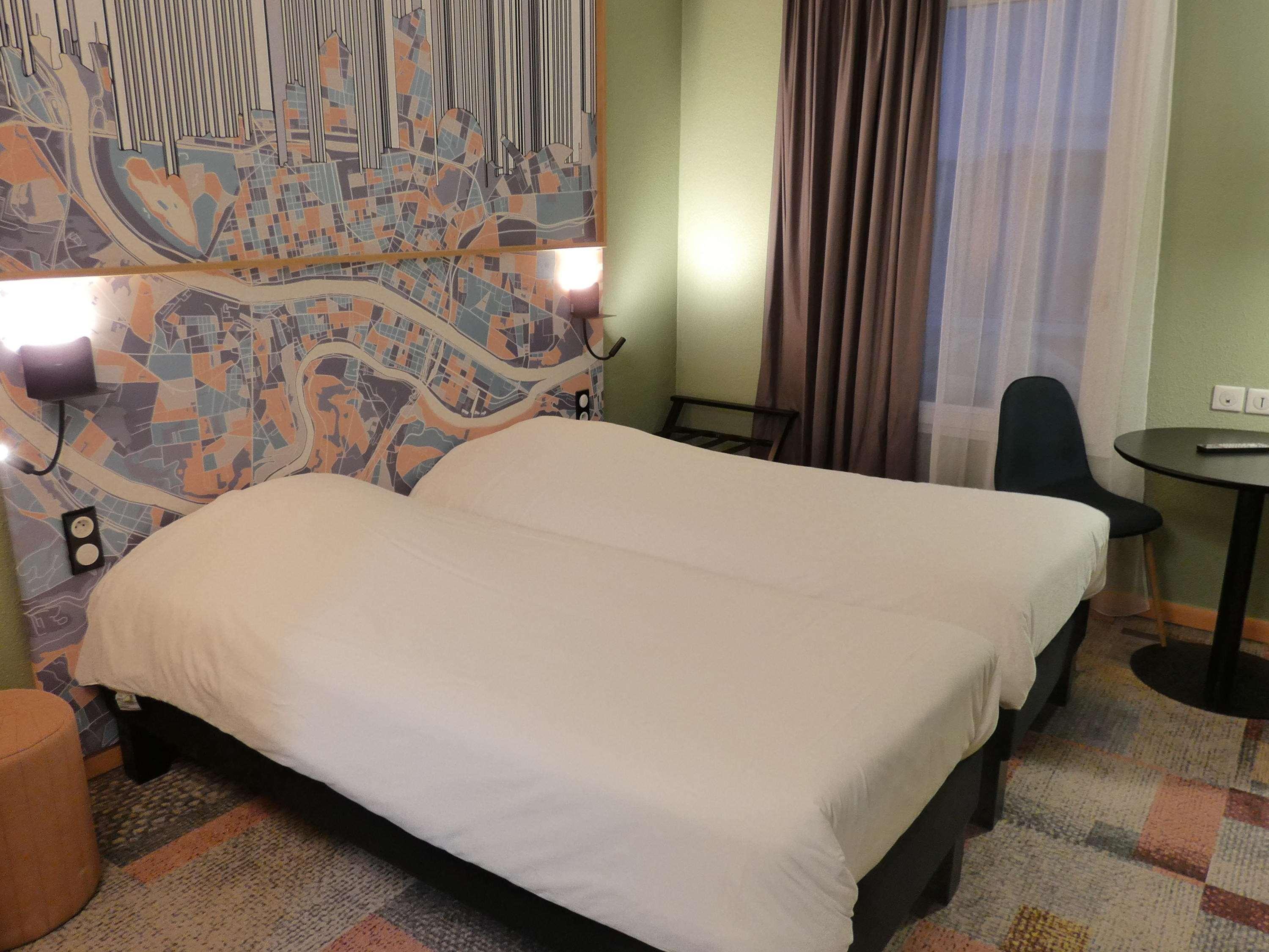 Ibis Styles Lyon Croix Rousse Hotel Екстериор снимка