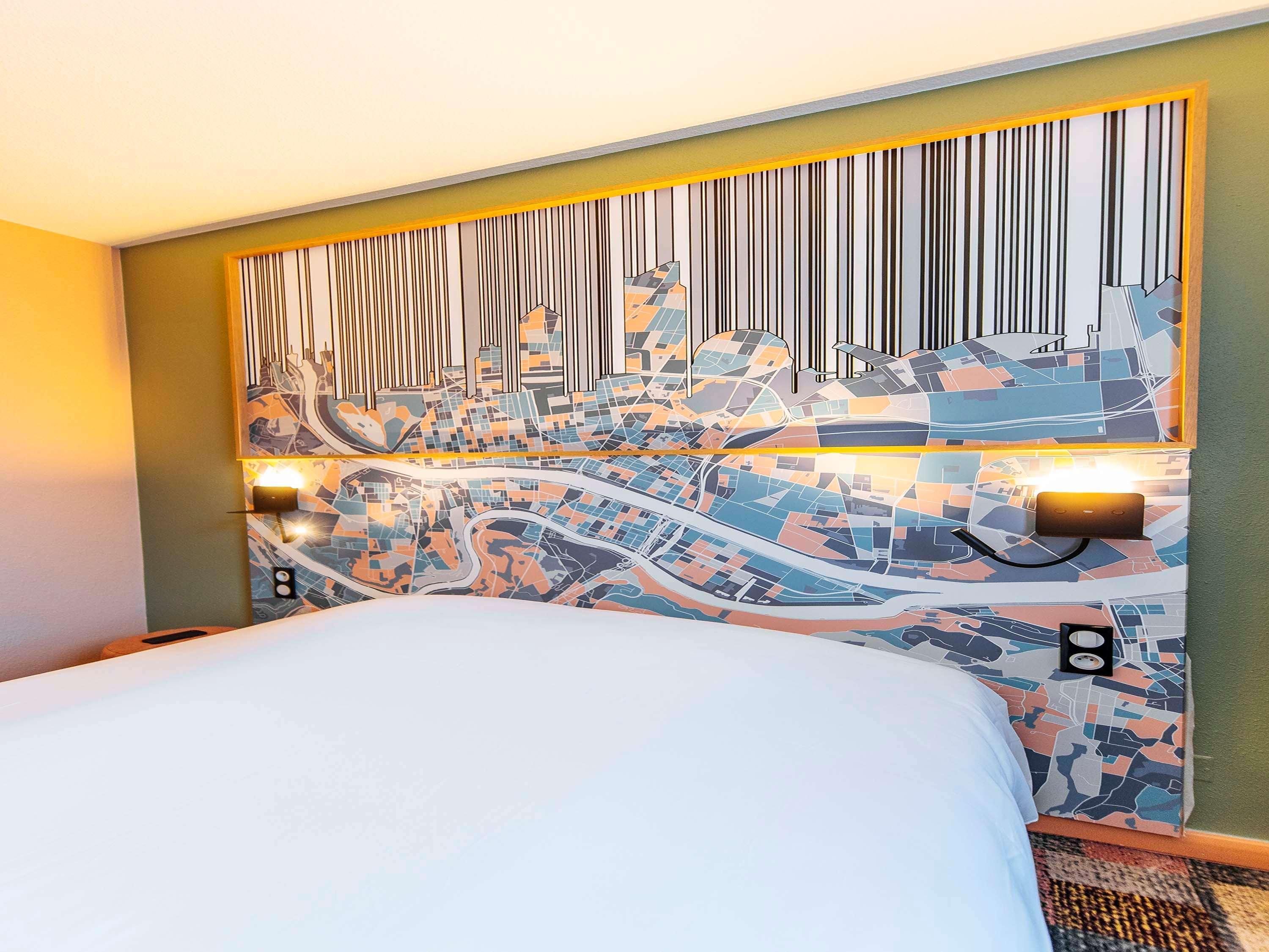 Ibis Styles Lyon Croix Rousse Hotel Екстериор снимка
