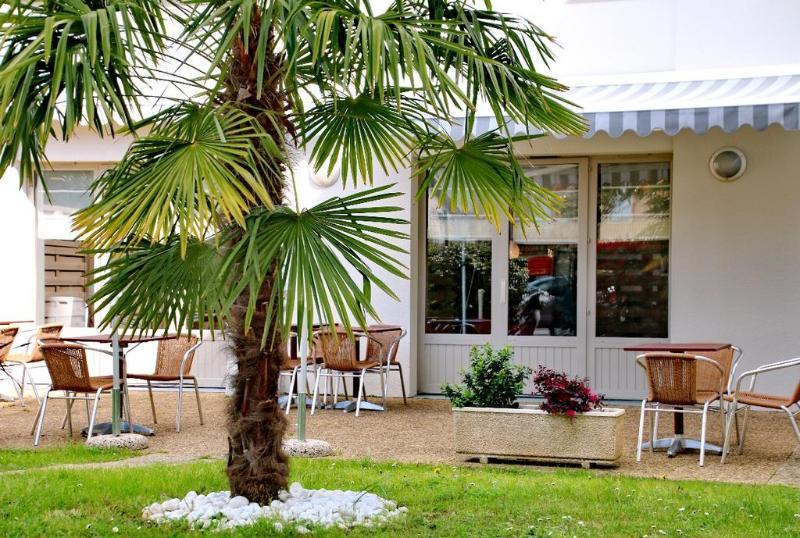 Ibis Styles Lyon Croix Rousse Hotel Екстериор снимка
